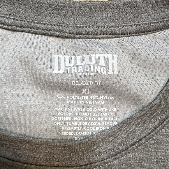 Duluth Trading Shirt Mens XL Relaxed Fit Gray Short Sleeve Nylon Blend Quick Dry - Picture 3 of 7